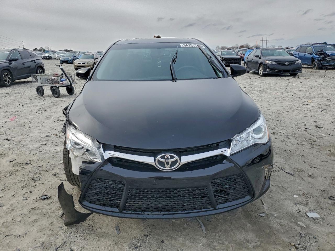 2016 Toyota Camry Le - Фото 5