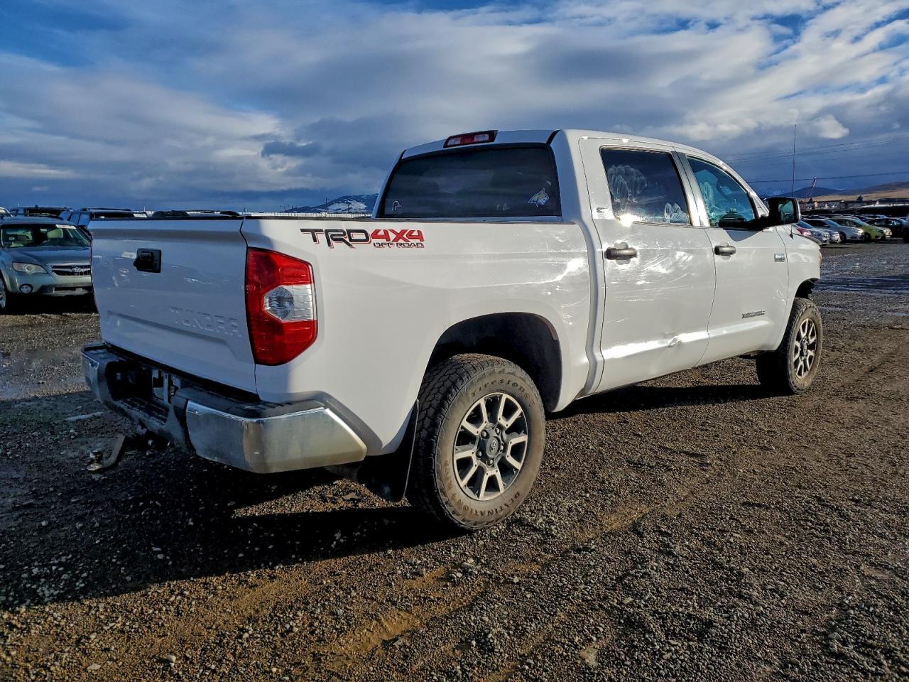 2018 Toyota Tundra Crewmax Sr5 - Image 3