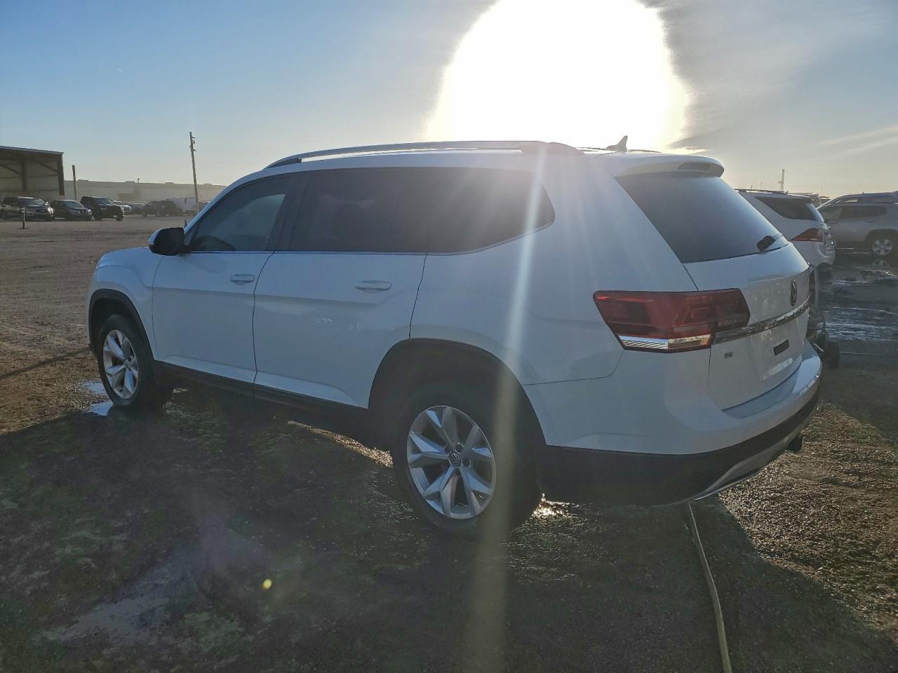 2018 Volkswagen Atlas Se - Image 2