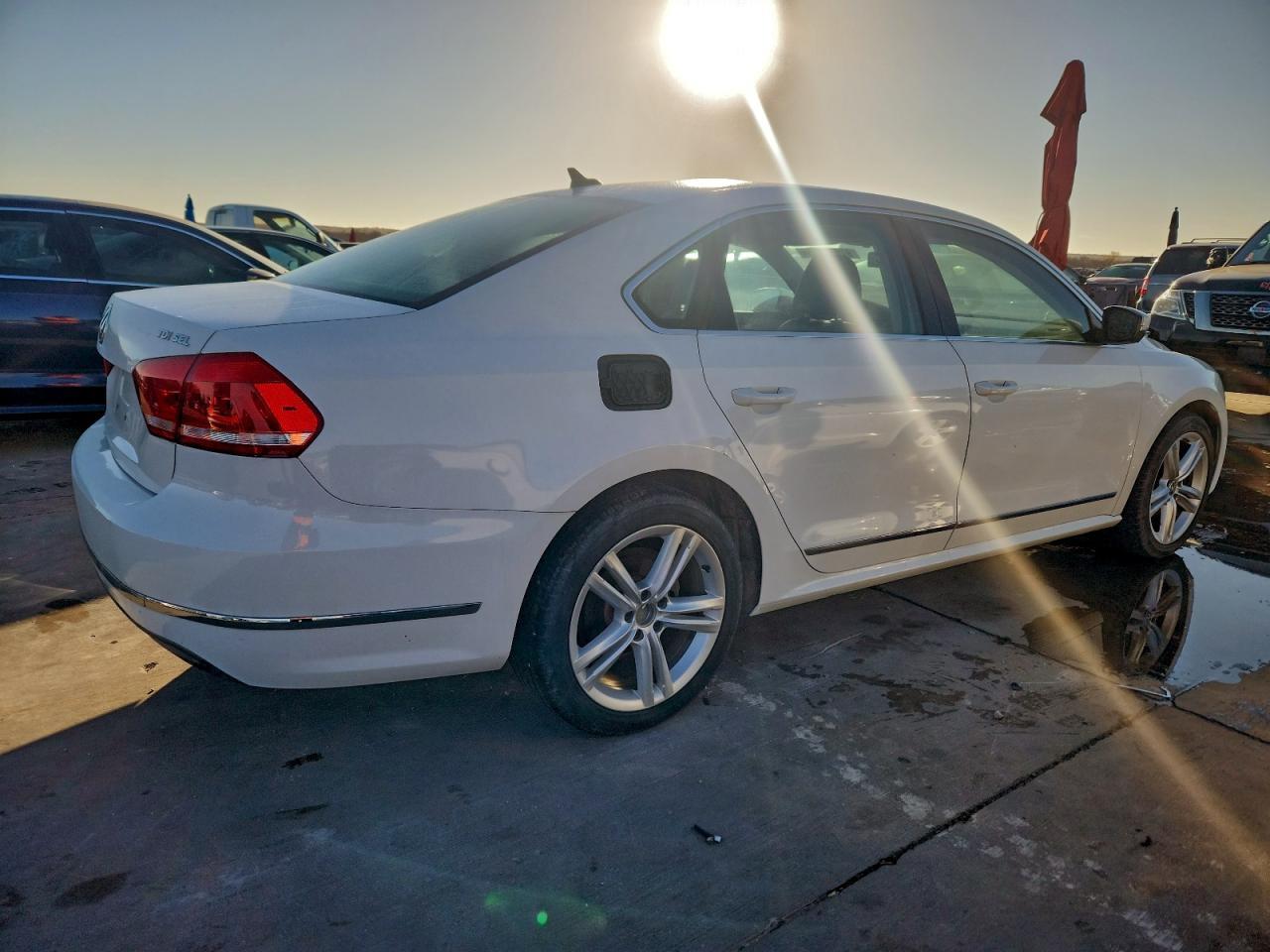 2013 Volkswagen Passat Sel - Фото 3