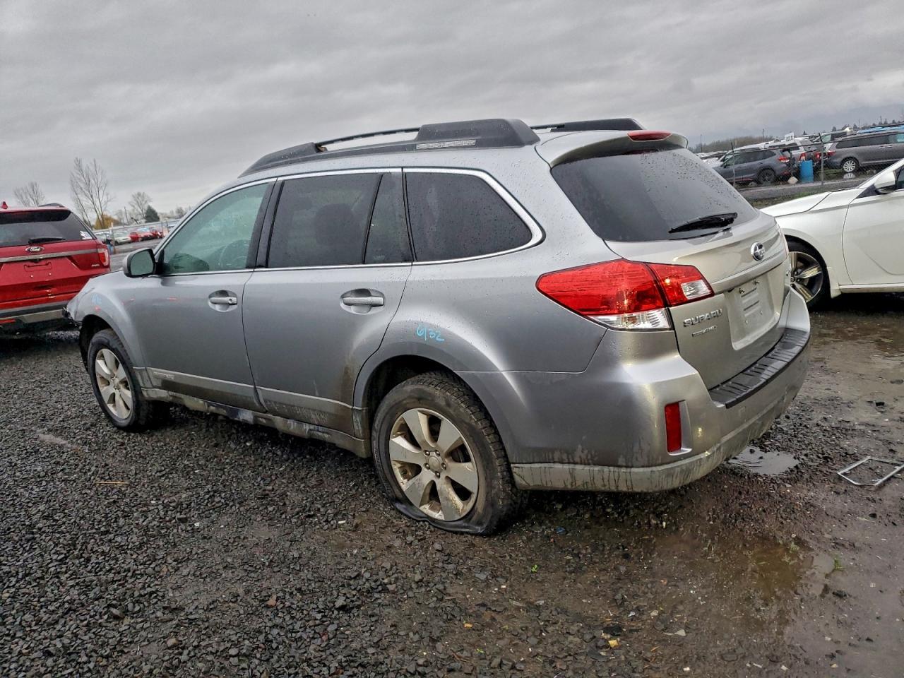 2011 Subaru Outback 2.5I Premium - Фото 2
