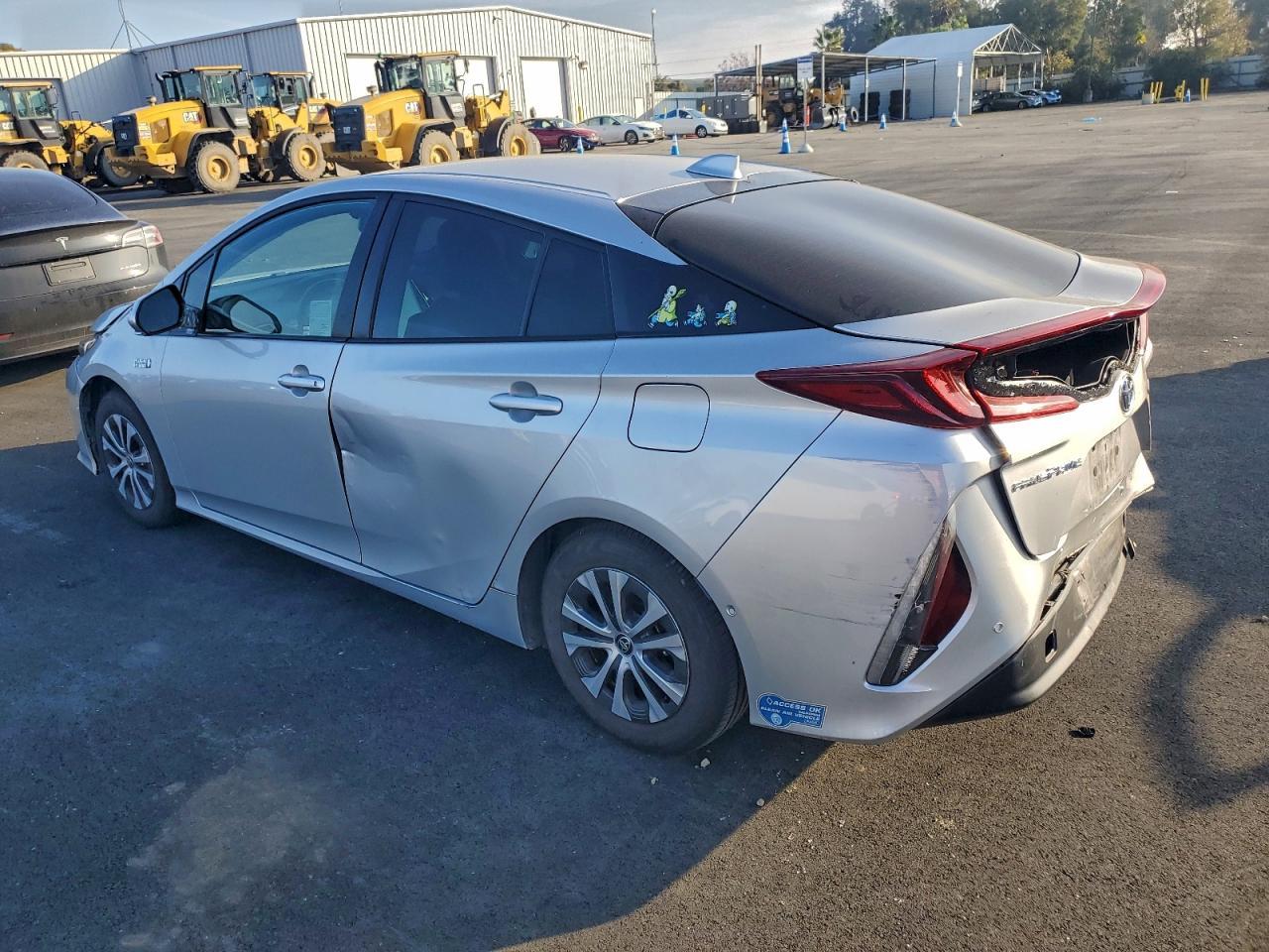 2021 Toyota Prius Prime Le - Фото 2