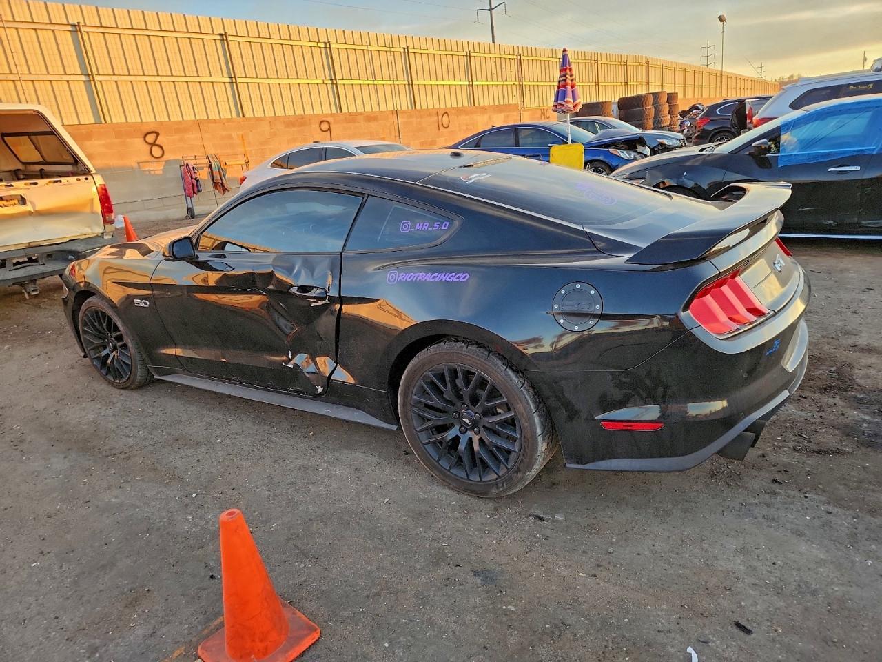 2019 Ford Mustang Gt - Фото 2