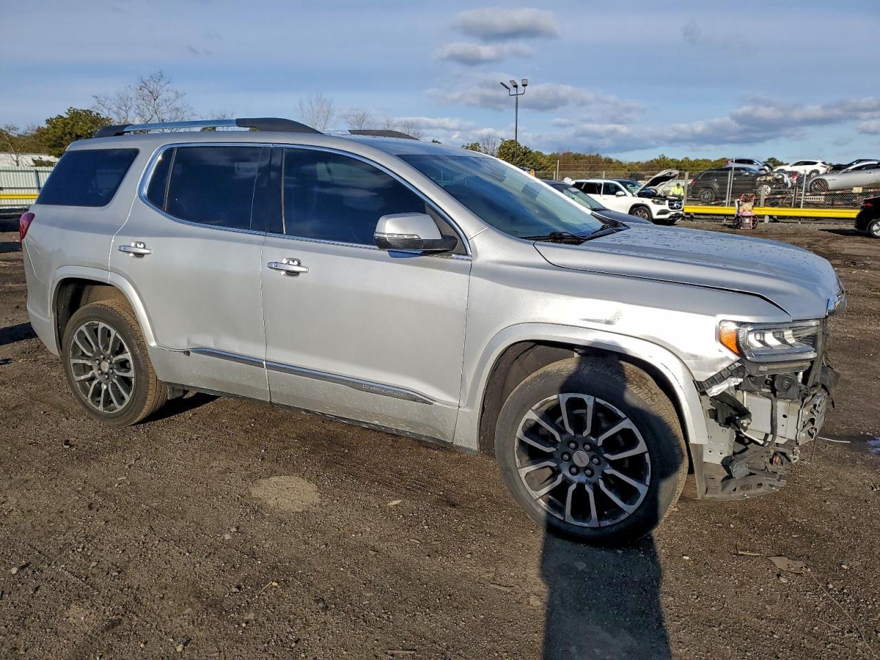 2020 GMC Acadia Denali - Фото 4