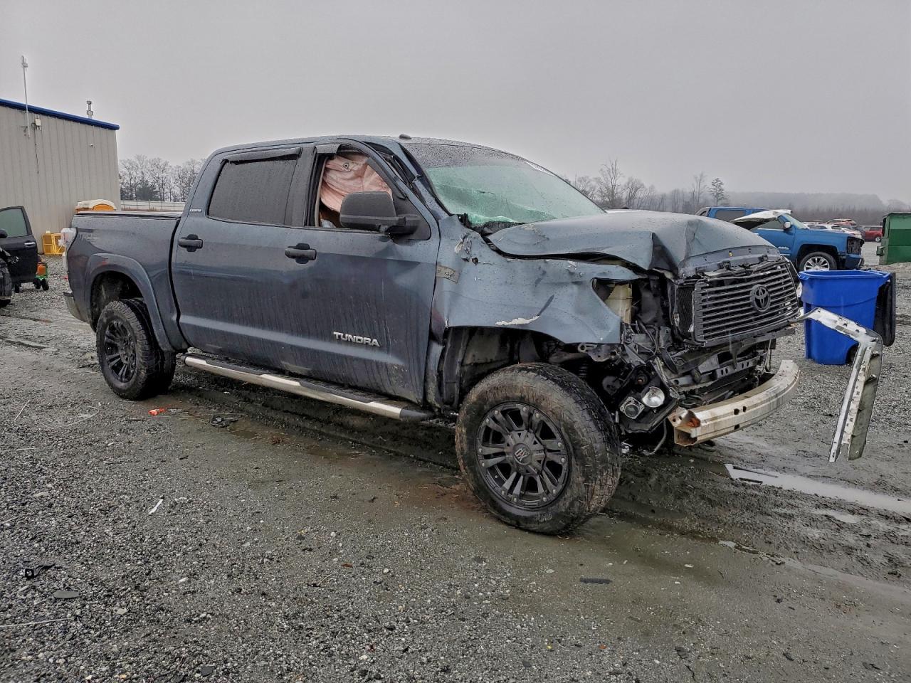2010 Toyota Tundra Crewmax Limited - Image 4