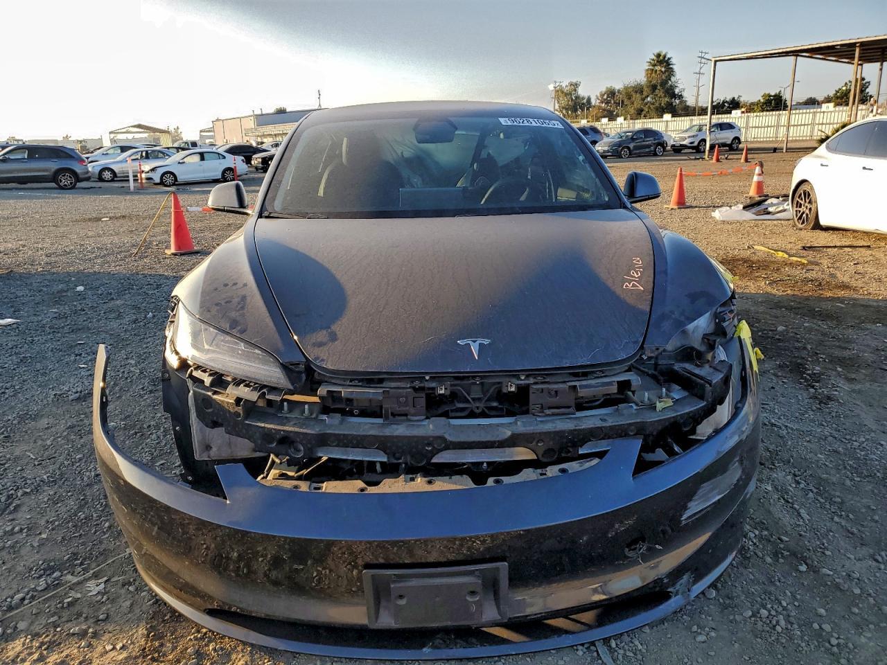 2024 Tesla Model 3 - Image 5