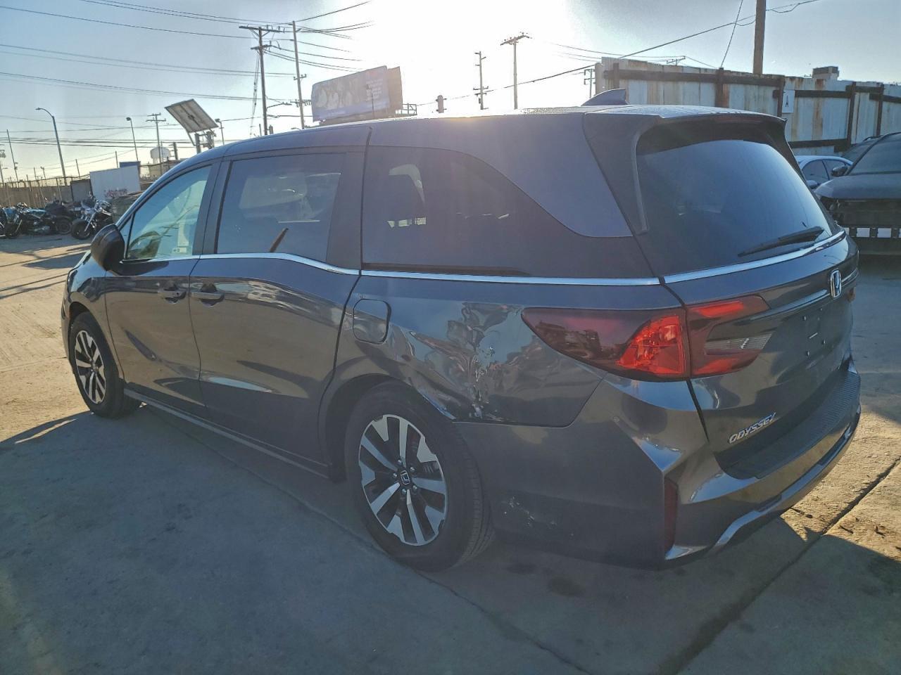 2025 Honda Odyssey Exl - Image 2