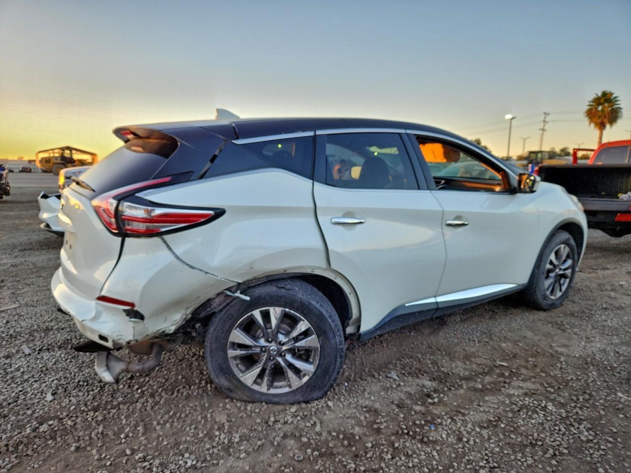2017 Nissan Murano S - Image 3