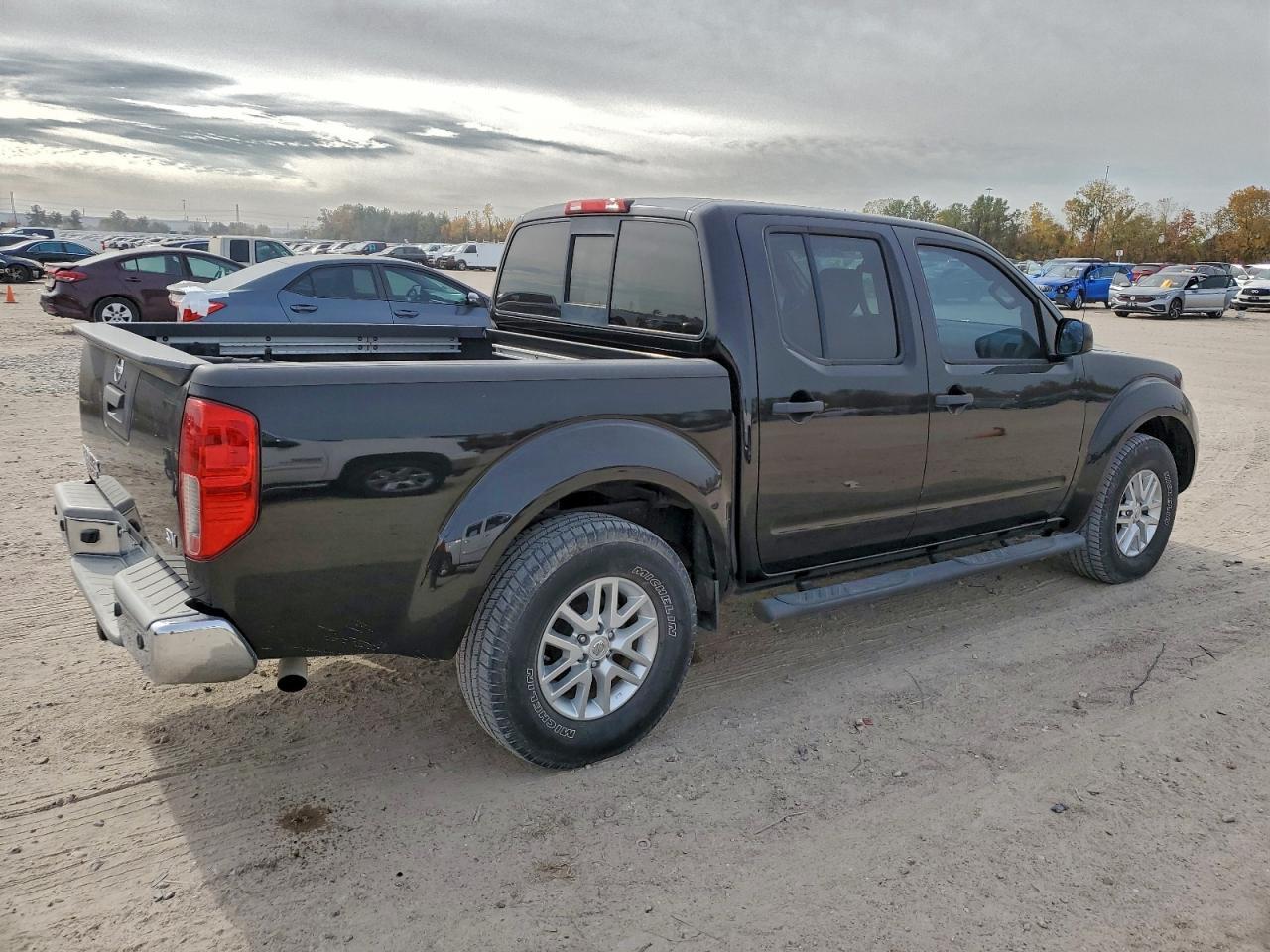 2015 Nissan Frontier S - Image 3