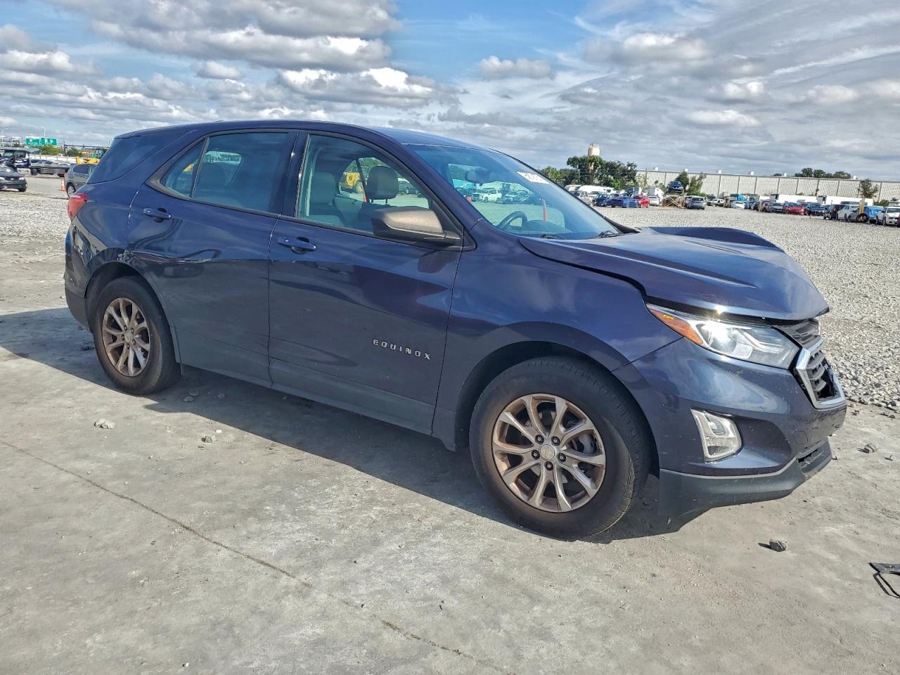 2018 Chevrolet Equinox Ls - Фото 4