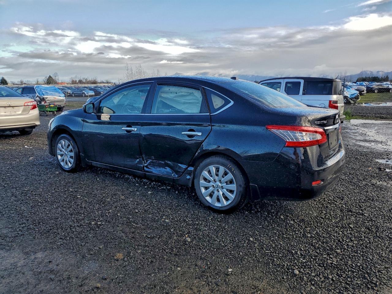 2014 Nissan Sentra S - Фото 2