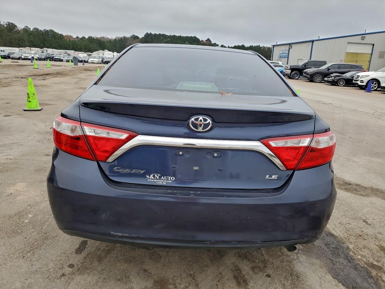 2015 Toyota Camry Le - Фото 6