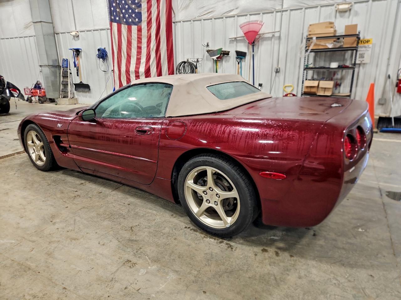 2003 Chevrolet Corvette - Фото 2