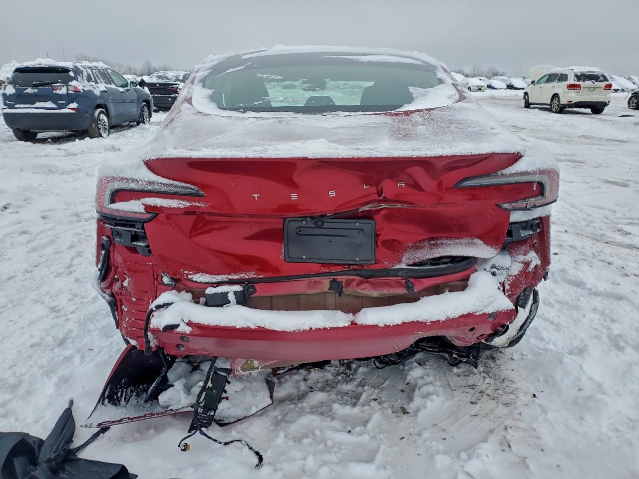 2025 Tesla Model 3 - Фото 6