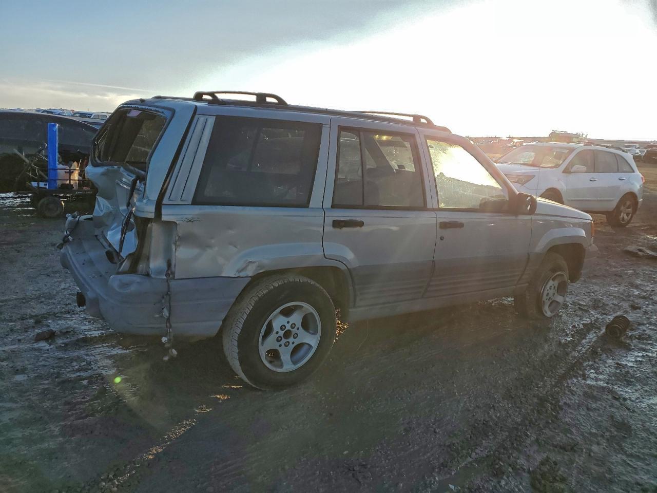1997 Jeep Grand Cherokee Laredo - Image 3