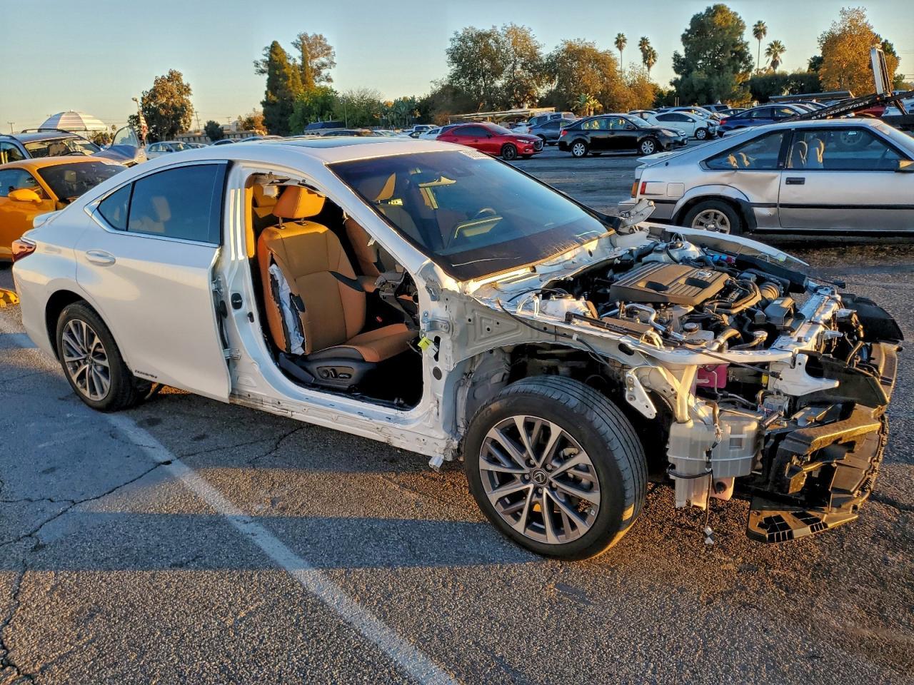 2022 Lexus Es 300H Base - Фото 4