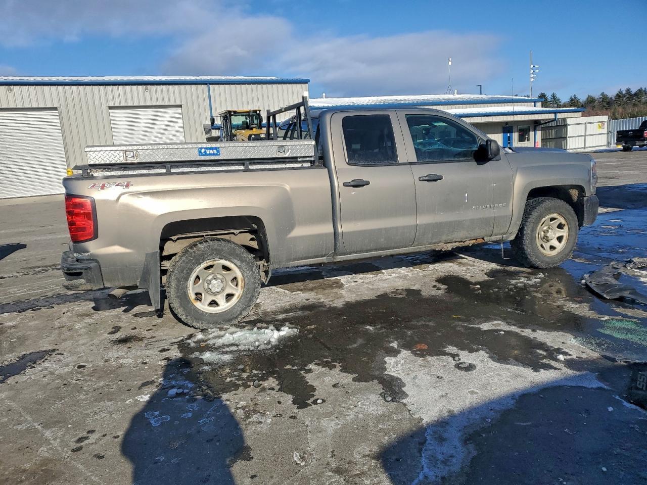 2015 Chevrolet Silverado - Фото 3