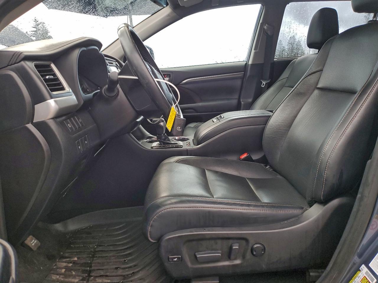 2019 Toyota Highlander Hybrid Limited - Image 7