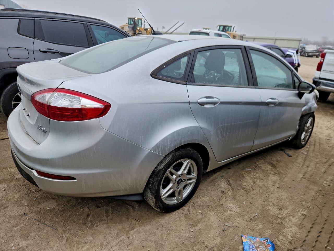 2017 Ford Fiesta Se - Image 3