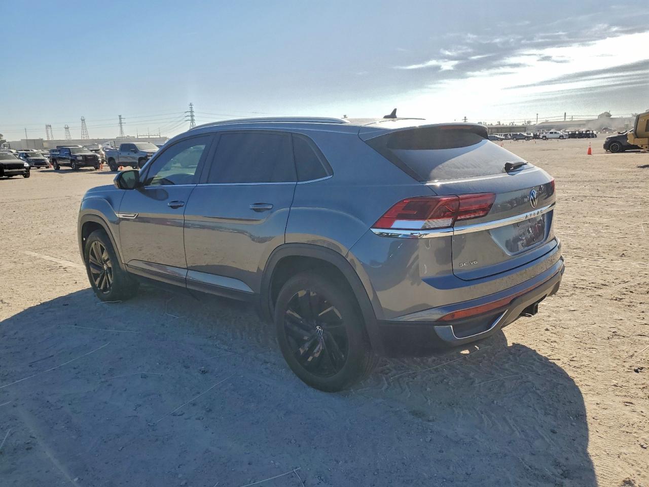 2022 Volkswagen Atlas Cross Sport Se - Фото 2