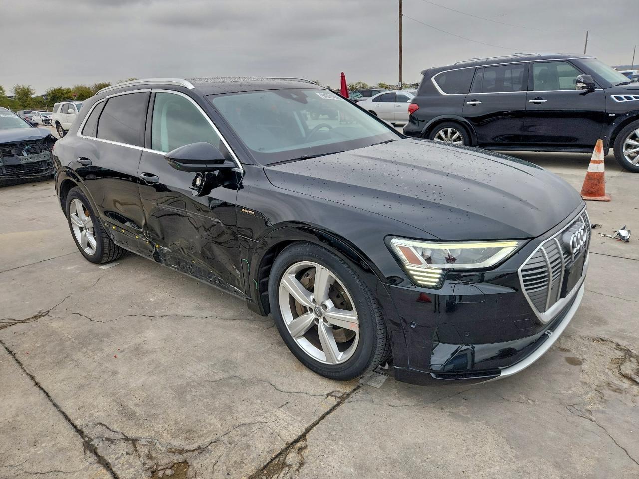 2019 Audi E-Tron Premium Plus - Image 4