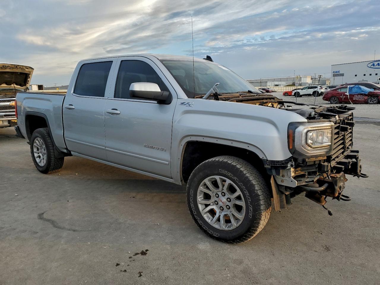 2018 GMC Sierra K1500 Sle - Image 4