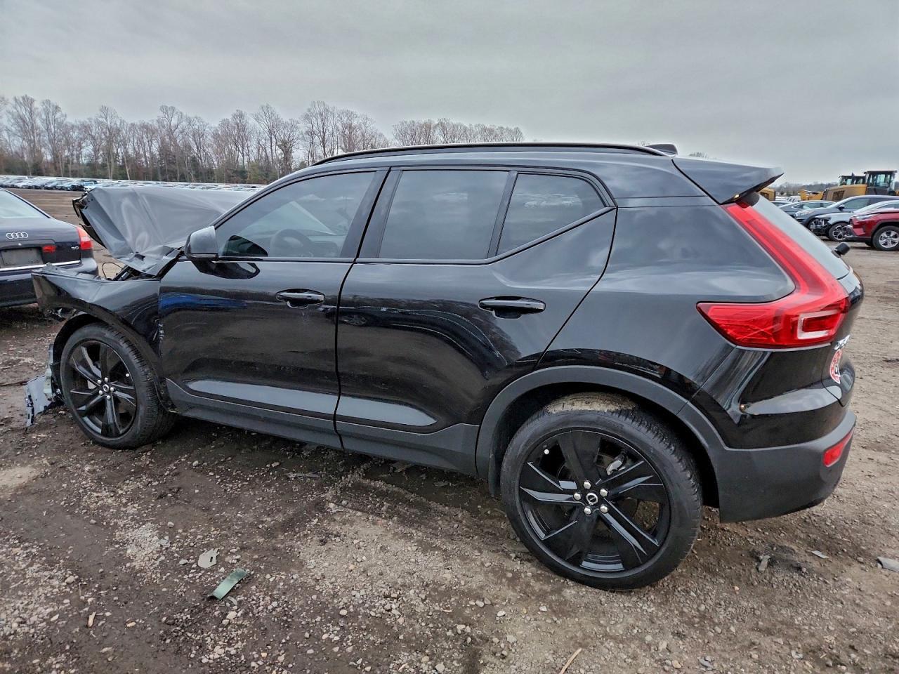 2023 Volvo Xc40 Ultimate - Image 2