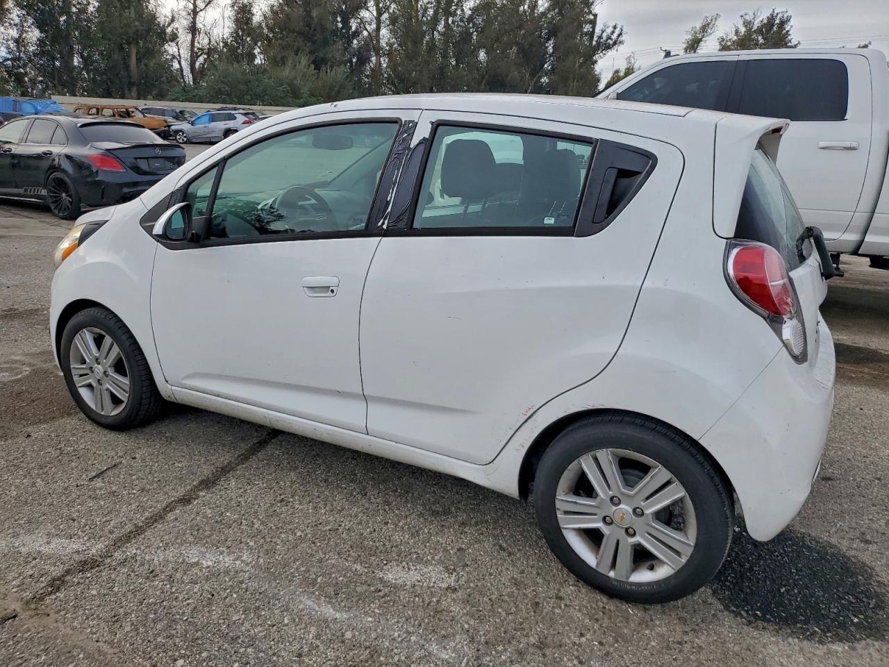 2015 Chevrolet Spark Ls - Фото 2