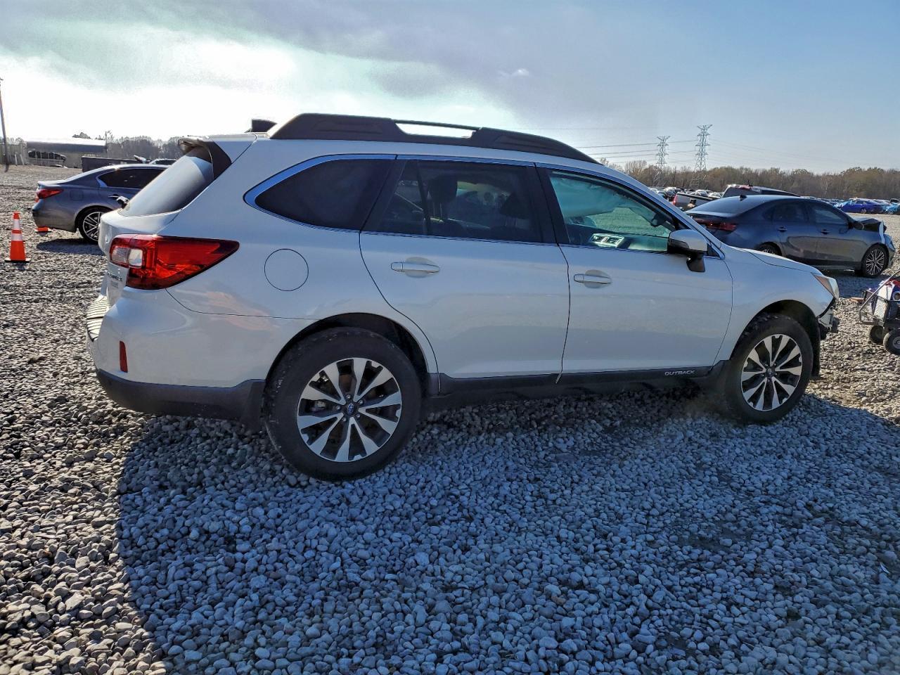 2017 Subaru Outback 2.5I Limited - Image 3