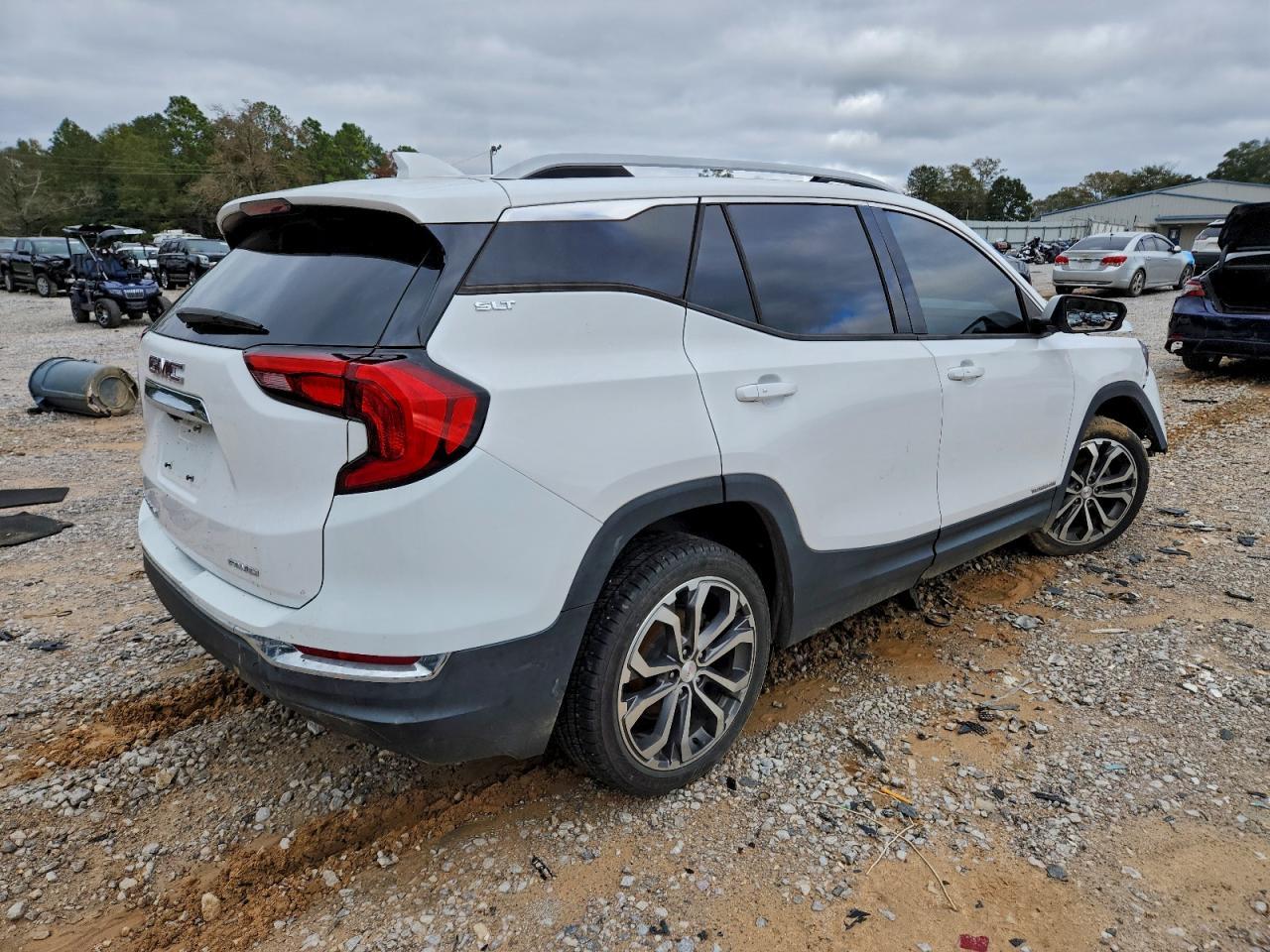 2019 GMC Terrain Slt - Image 3