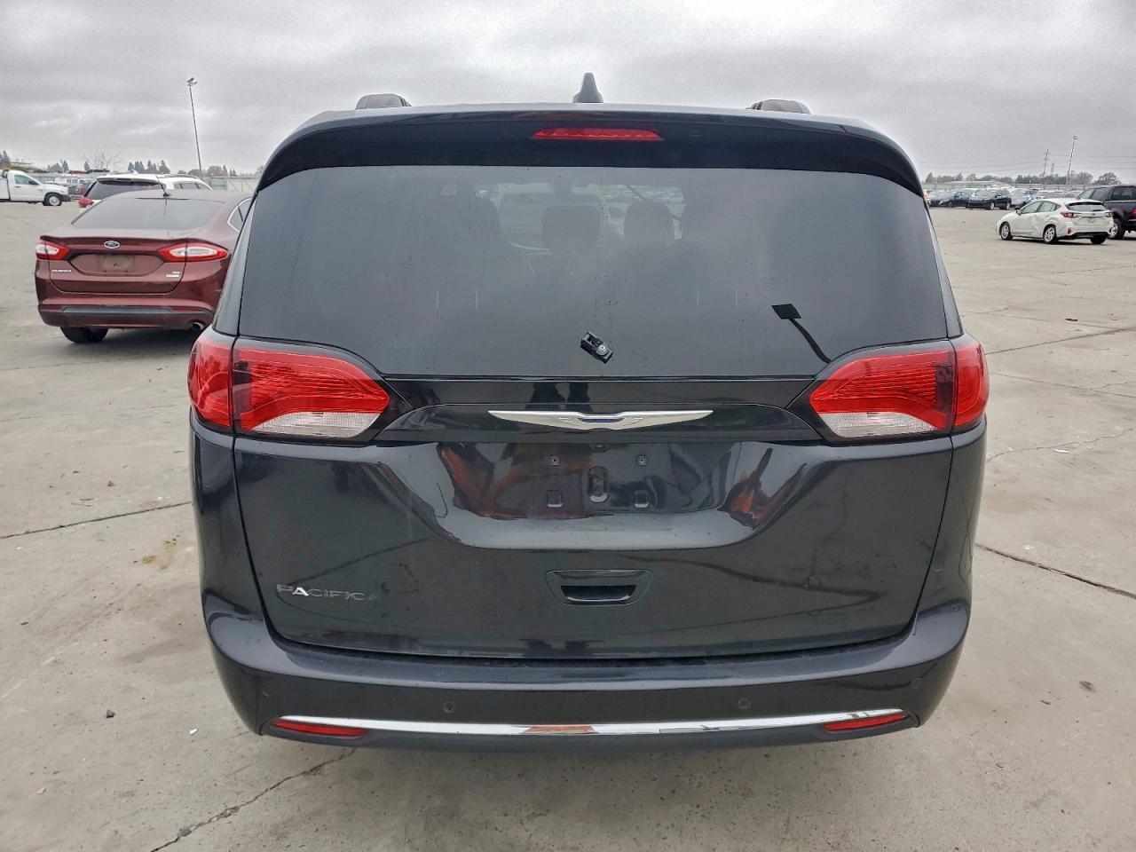2017 Chrysler Pacifica Touring L - Фото 6