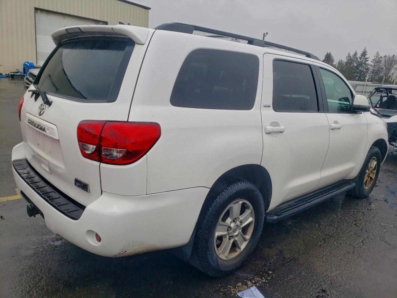 2011 Toyota Sequoia Sr5 - Image 3