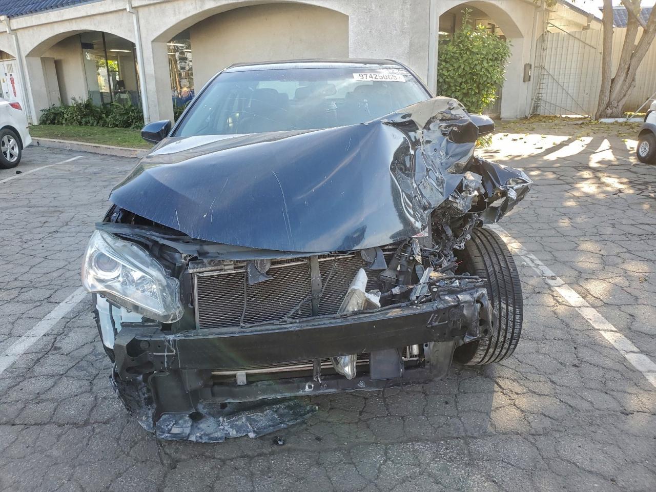 2015 Toyota Camry Le - Фото 5