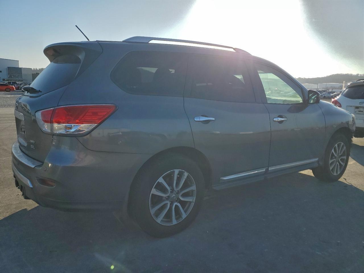 2016 Nissan Pathfinder S - Фото 3