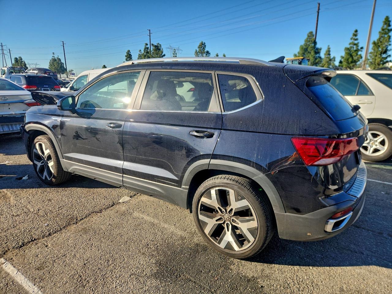 2022 Volkswagen Taos Sel - Фото 2