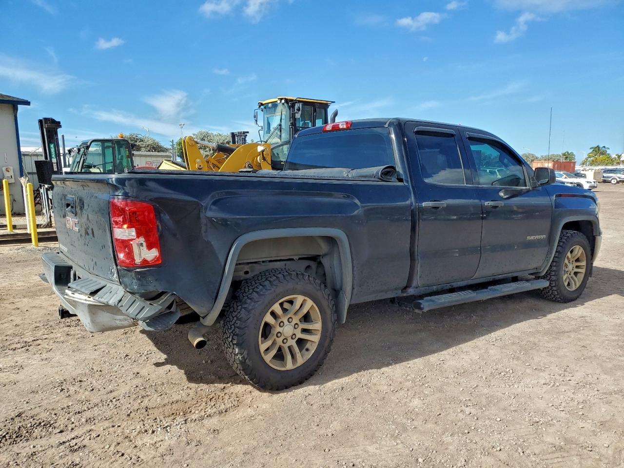 2015 GMC Sierra - Image 3
