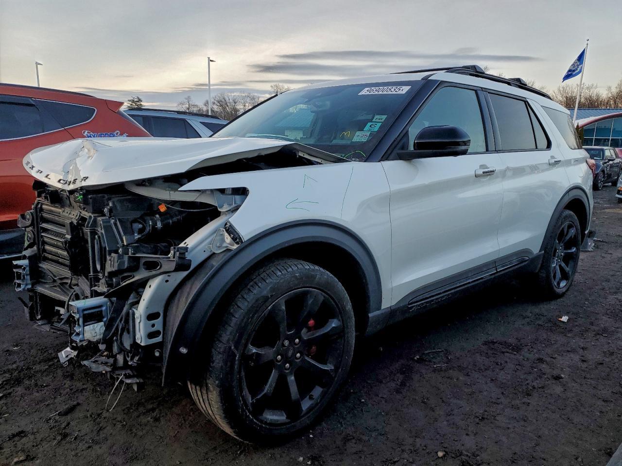 2022 Ford Explorer St