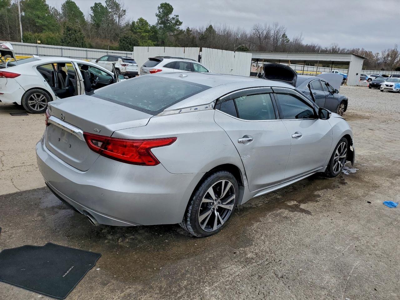 2016 Nissan Maxima 3.5S - Фото 3