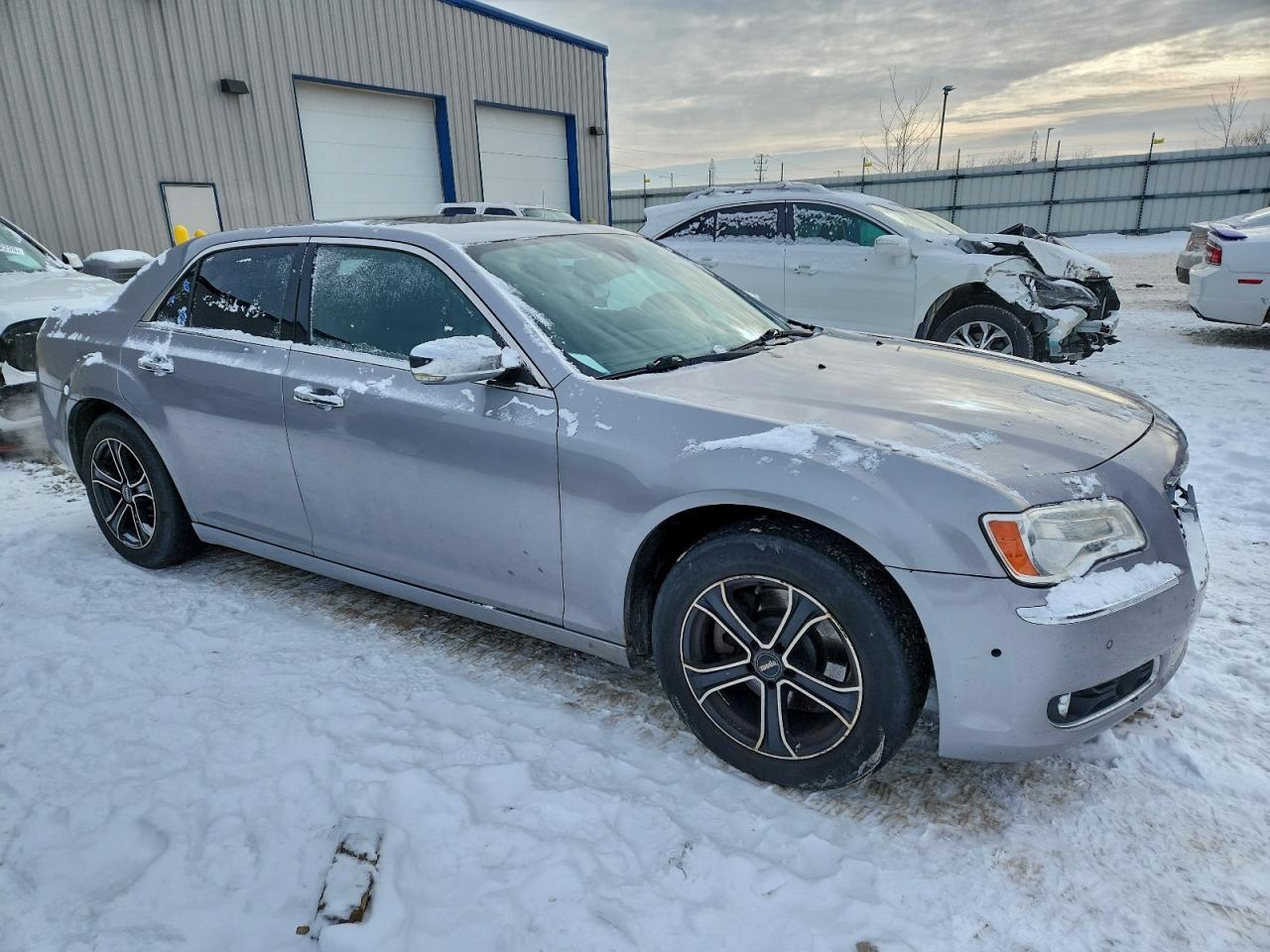 2011 Chrysler 300C - Фото 4