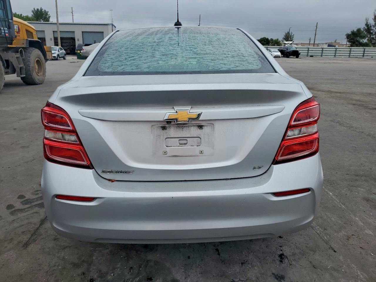 2017 Chevrolet Sonic Lt - Image 6