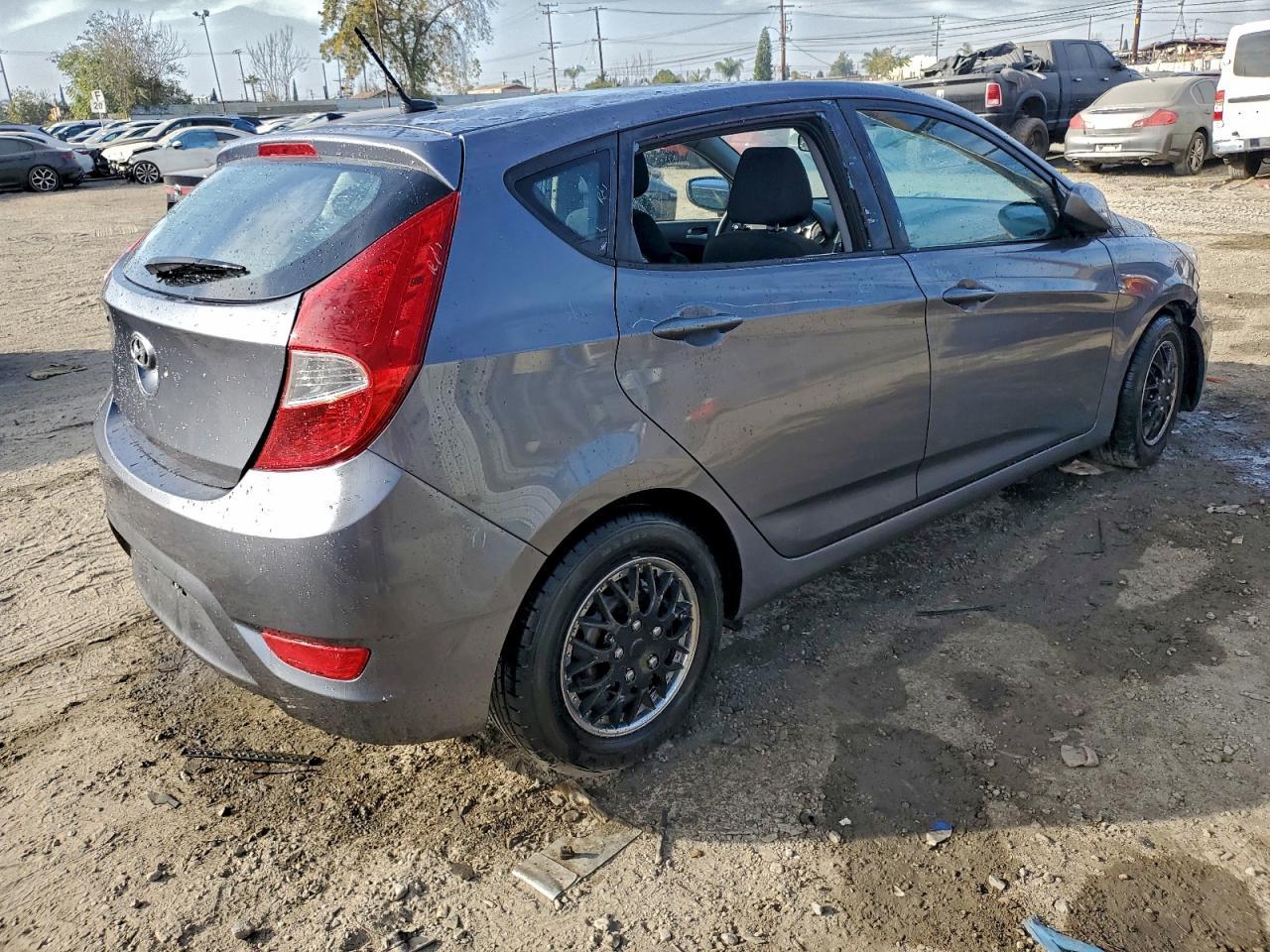 2017 Hyundai Accent Se - Image 3