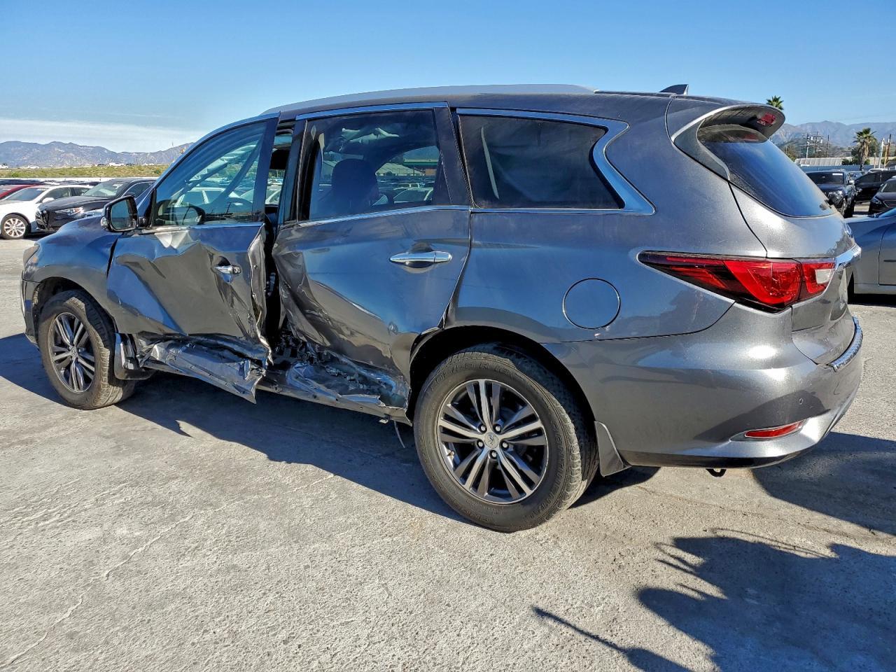 2018 Infiniti Qx60 - Image 2