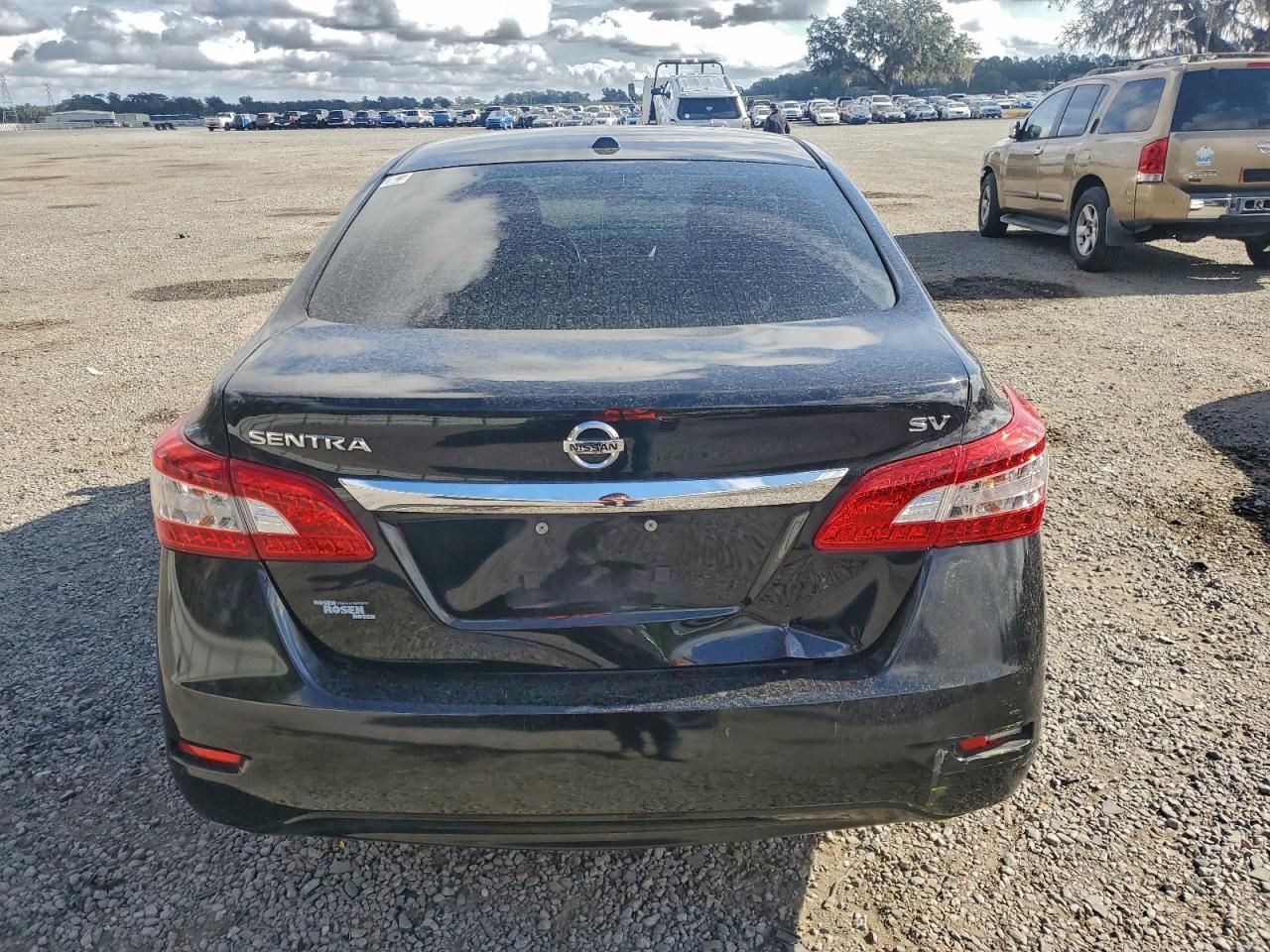 2015 Nissan Sentra S - Фото 6