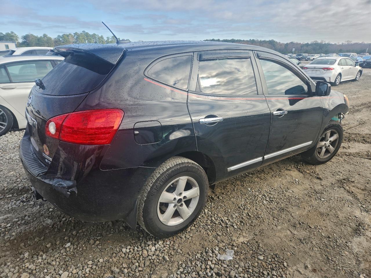 2013 Nissan Rogue S - Image 3