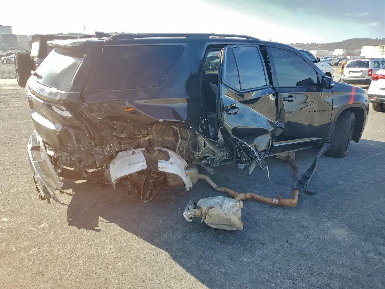 2020 Chevrolet Traverse Premier - Фото 3