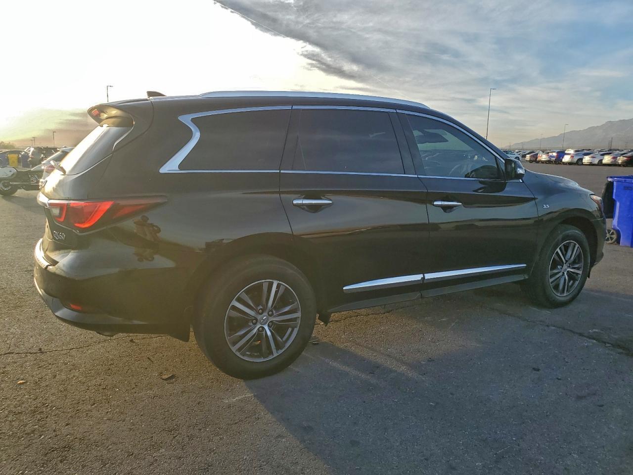 2019 Infiniti Qx60 Luxe - Фото 3