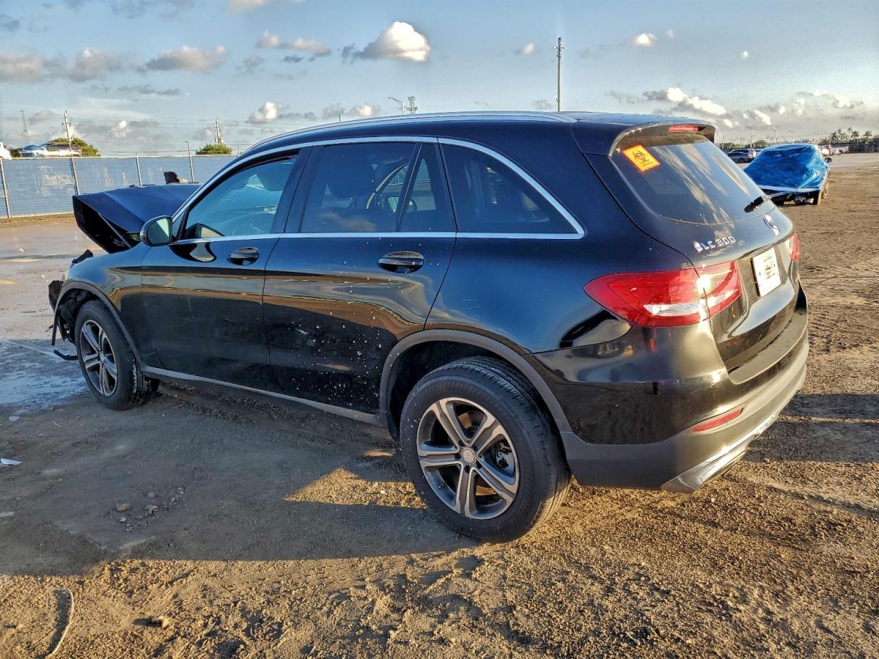 2016 Mercedes-Benz Glc 300 - Фото 2