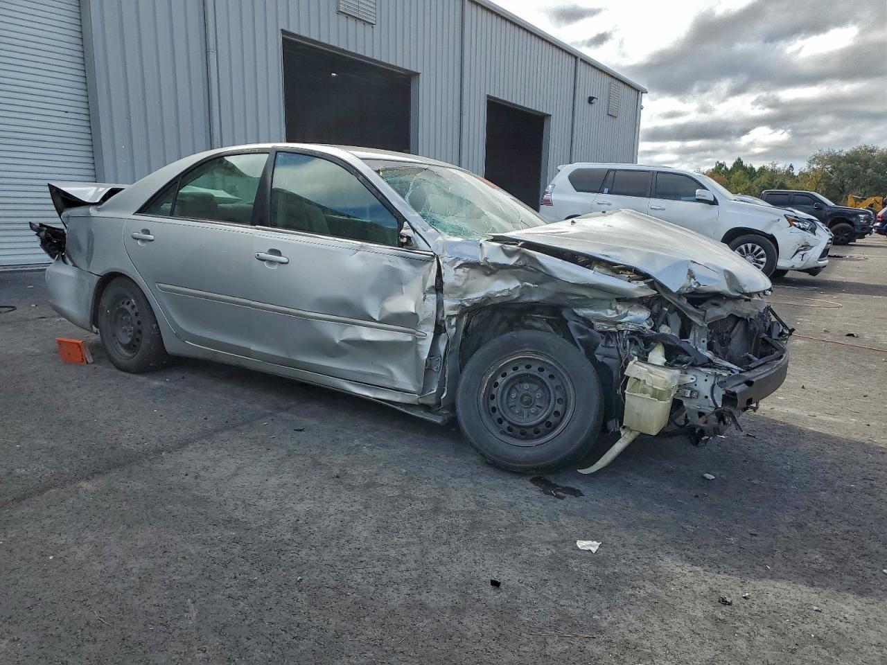2004 Toyota Camry Le - Фото 4