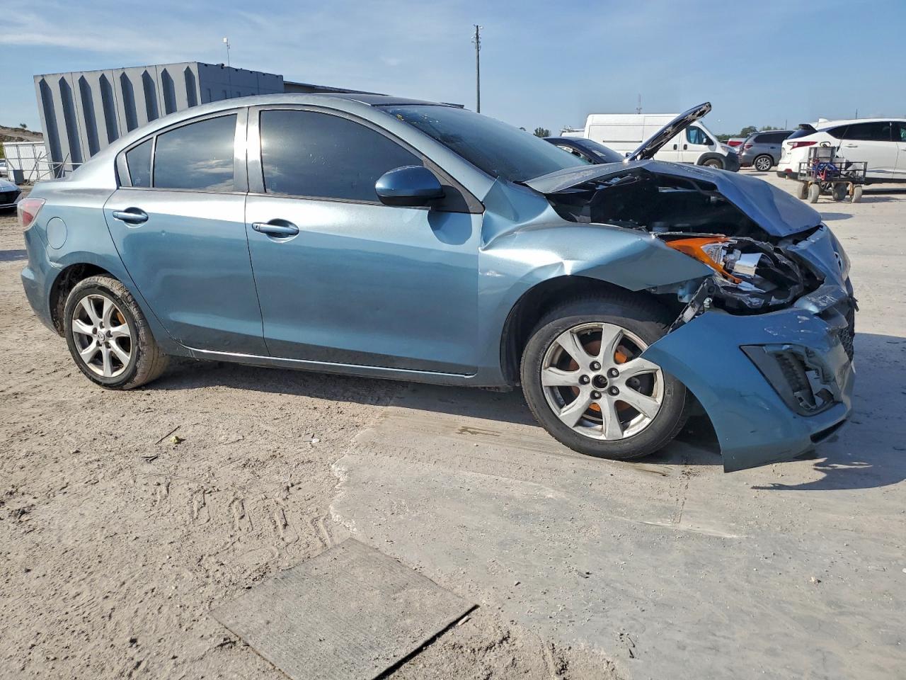 2011 Mazda 3 I - Фото 4