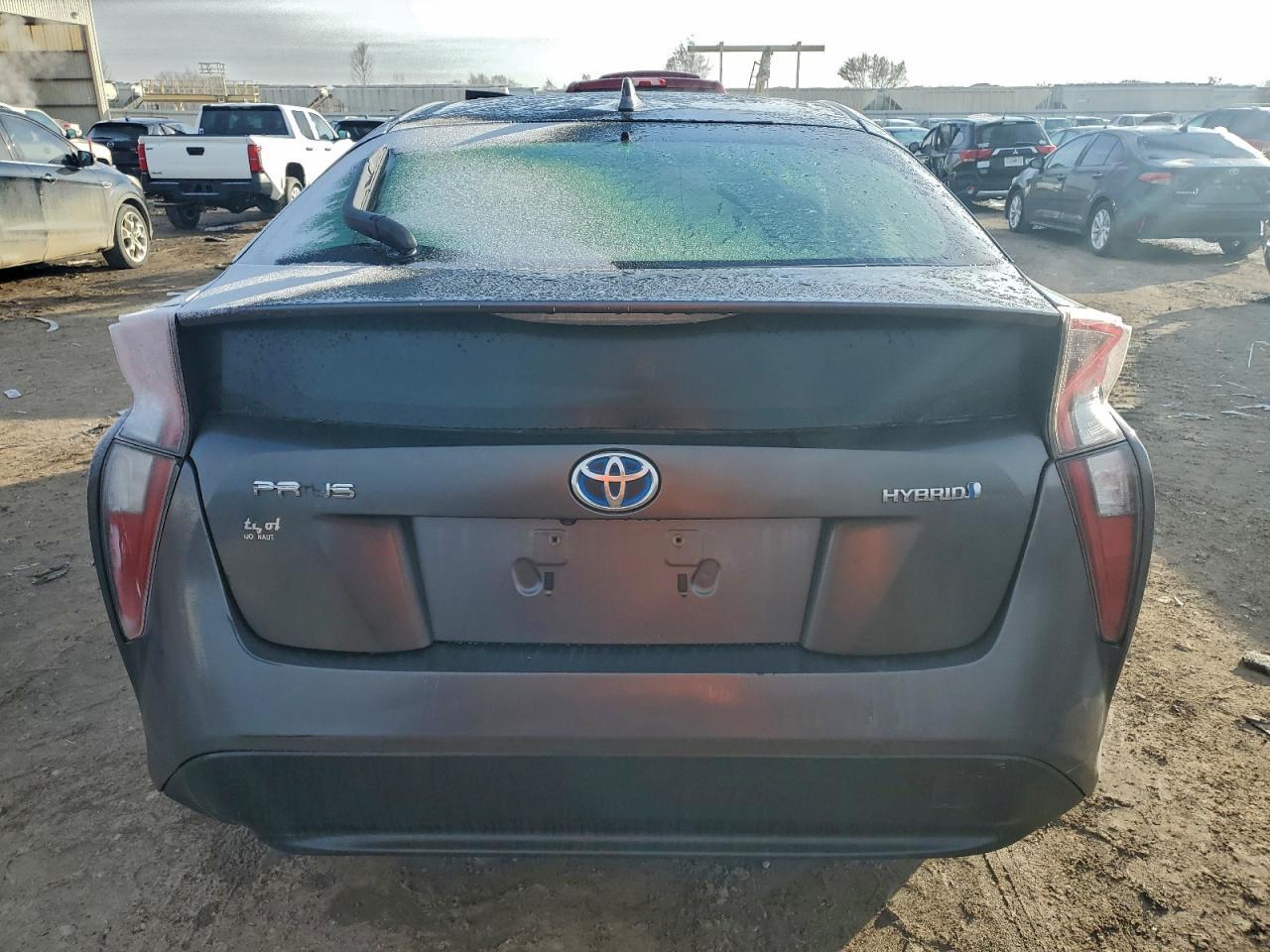 2016 Toyota Prius Two - Фото 6